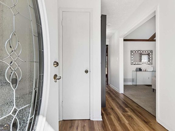 5th image of 254 Devant Pl SW