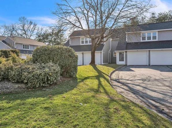 59 Chapin Greene Dr #59, Ludlow, MA 01056