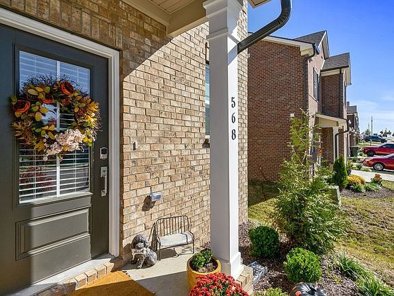 4th image of 568 Becks Pl