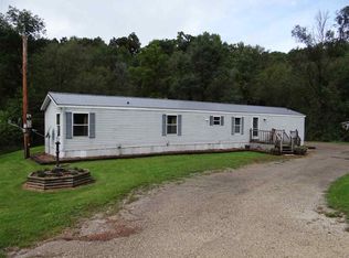 61706 Vineyard Rd, Prairie Du Chien, WI 53821