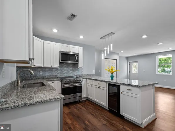 1342 Edna Rd, Pasadena, MD 21122
