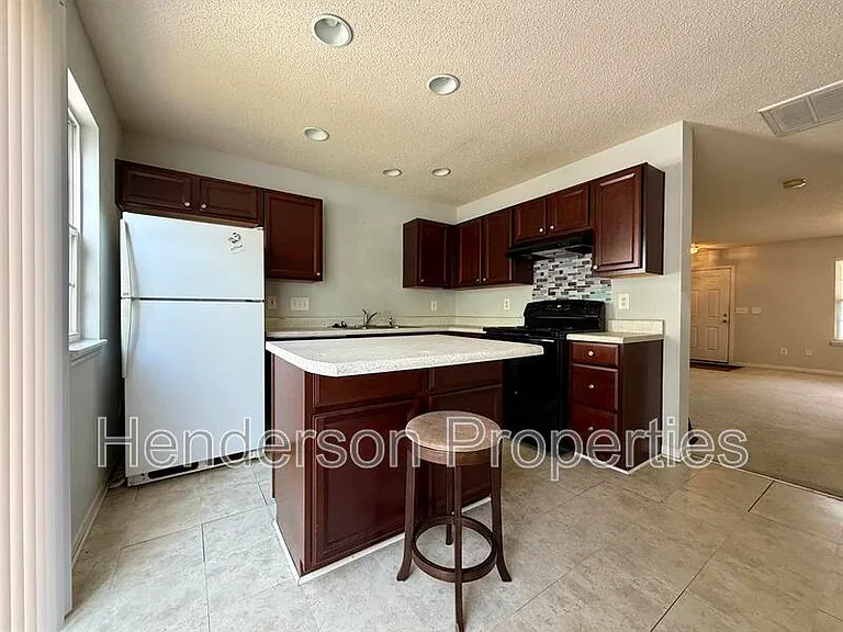 17121 Greenlawn Hills Ct — Photo 3