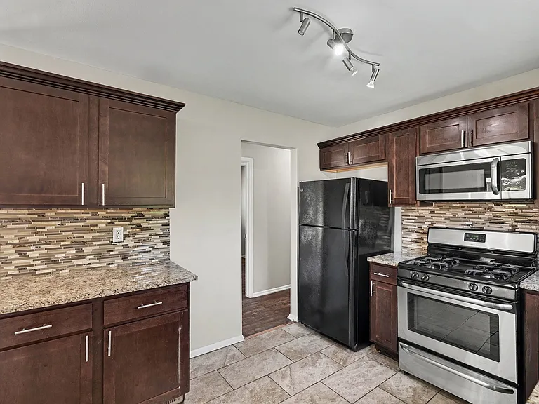 22282 E Schafer St — Photo 5
