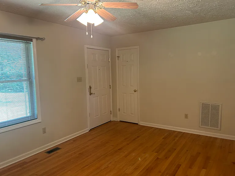 446 Lightwood Rd — Photo 8