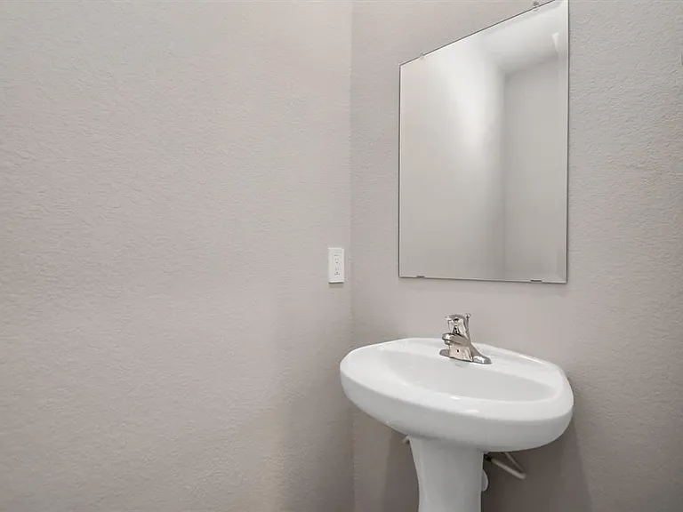 5810 Linda Cove Ln — Photo 33
