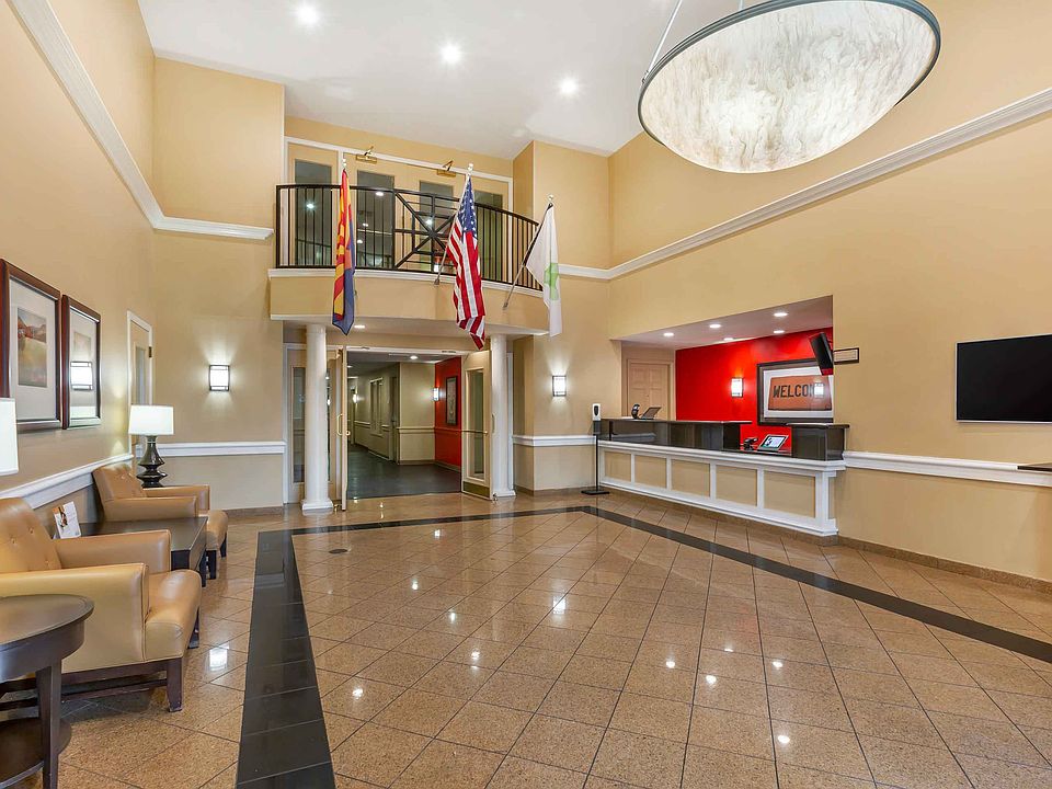 Lobby and Guest Check-in