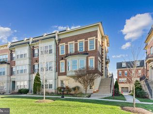 863 Regents Sq #326, Oxon Hill, MD 20745