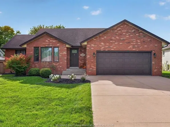 2357 Docherty Dr, Tecumseh, ON N8N 4R1