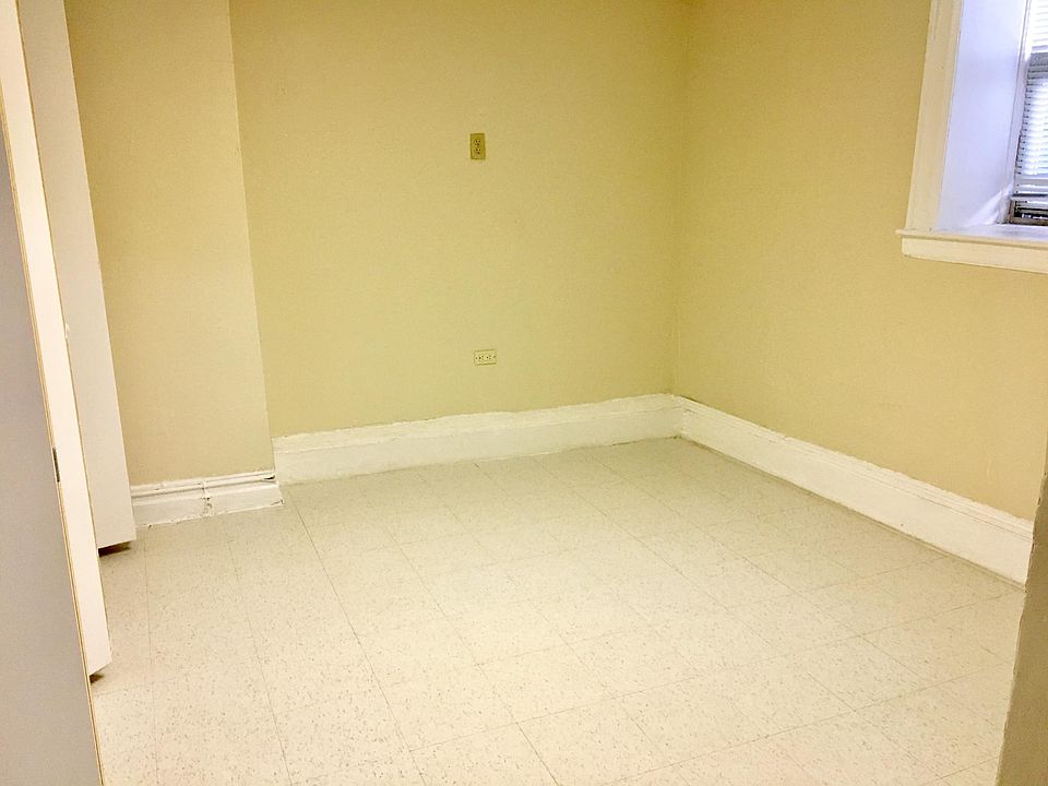 2nd image of 6045 Kennedy Blvd E APT 2