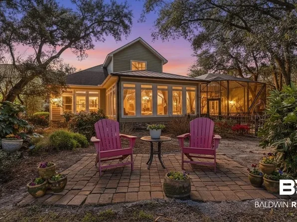 16 Baywalk Dr, Gulf Shores, AL 36542