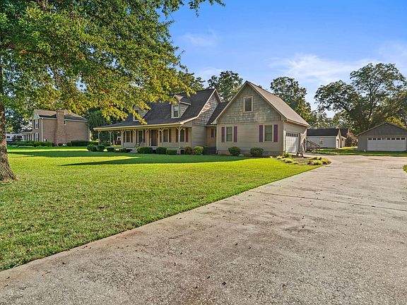 2nd image of 104 Plantation Way