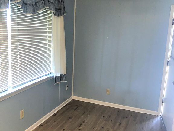4th image of 481 Merigold Dr