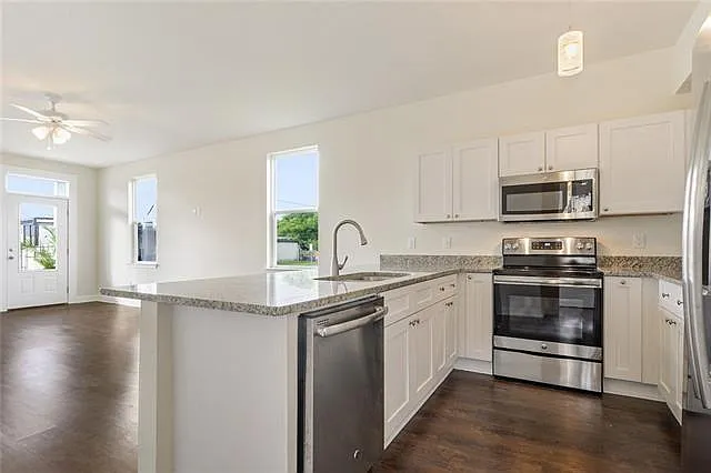 1826 Eagle St — Photo 4