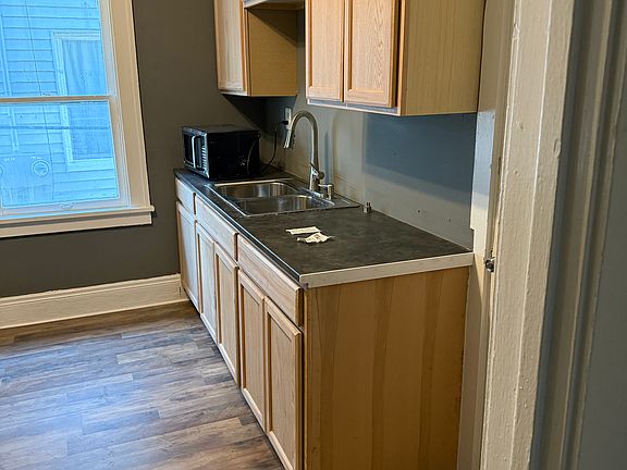 5th image of 1458 E 204th St #2
