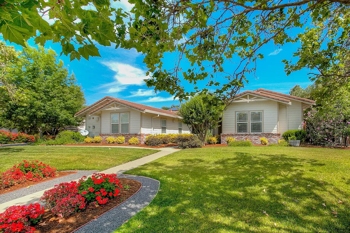 328 Alden Ln photo 1