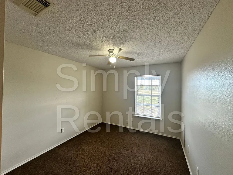 479 Mills Way — Photo 10