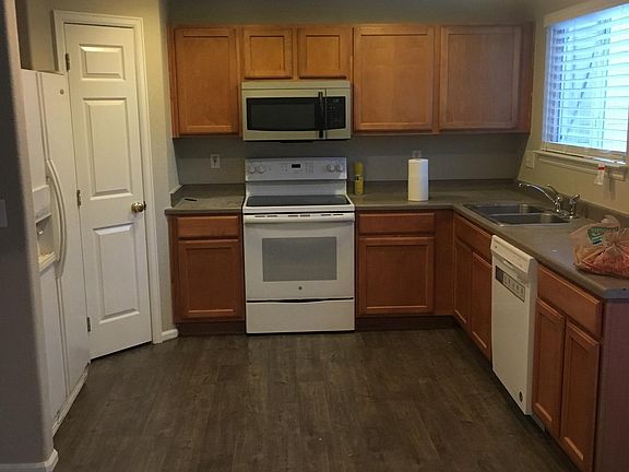 Kitchen all appliances included!