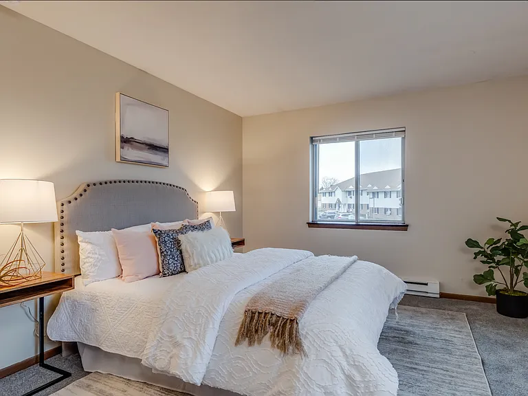 Harbor Ridge Apartments — Photo 11