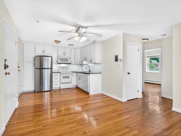 190 Mount Auburn St APT 2, Watertown, MA 02472