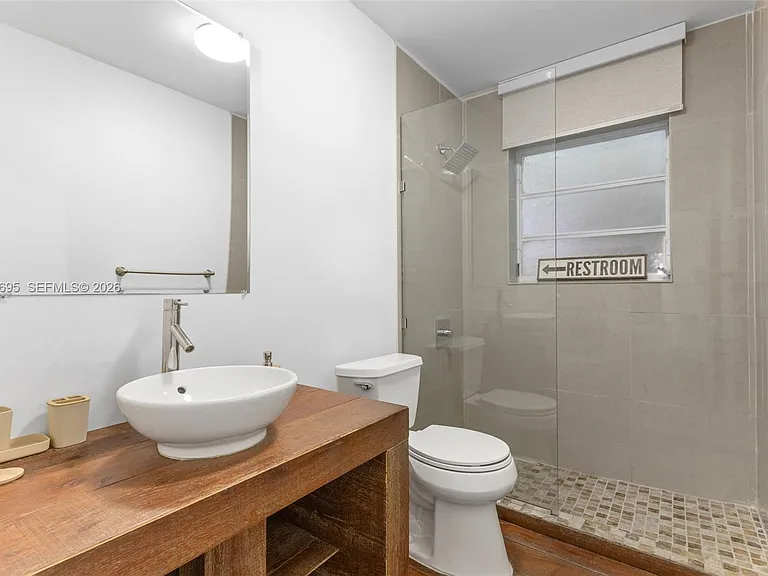 8220 Hawthorne Ave — Photo 18