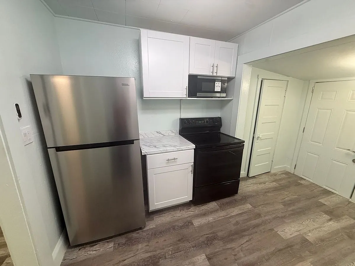 716 W Mansfield St — Photo 2