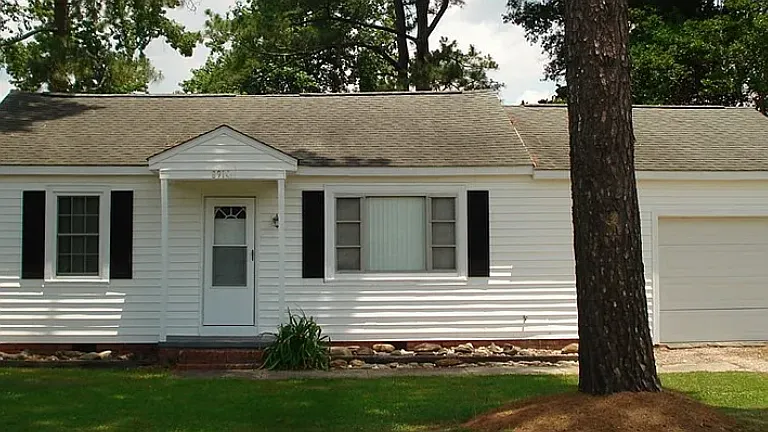 8914 Main St — Photo 1