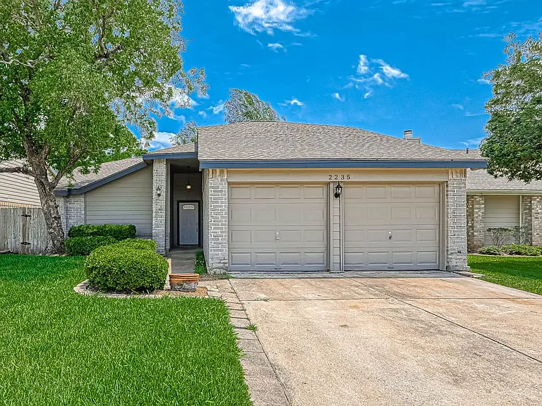2235 Sentinal Oaks St — Photo 1