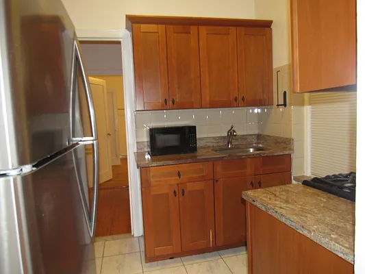 Rented by Mitra Hakimi Realty Group, LLC | media 27