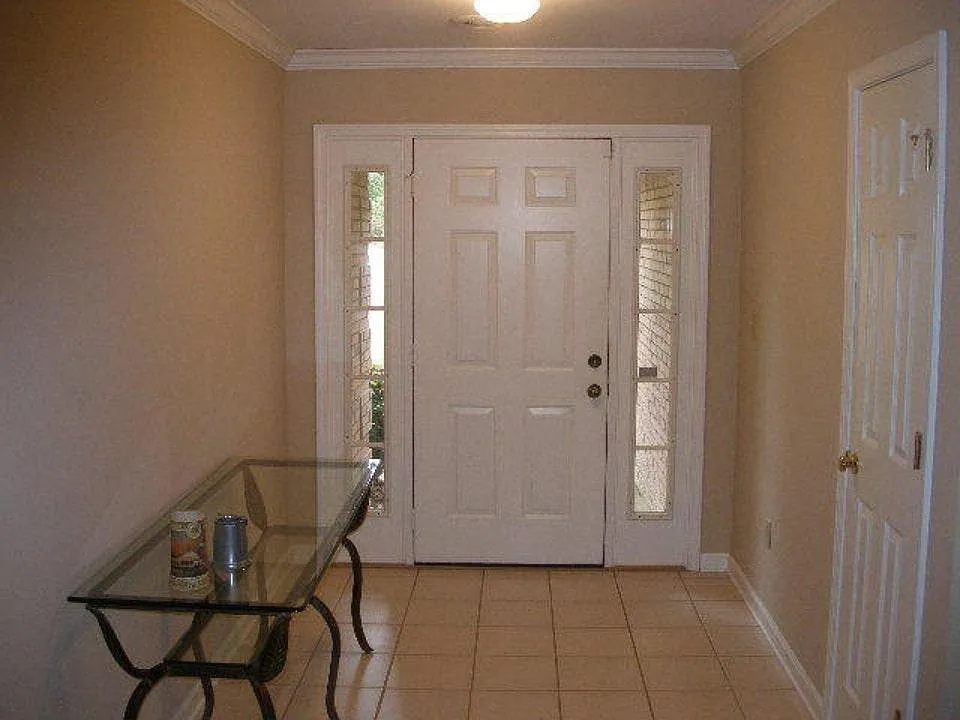 182 Woodlawn Drive — Photo 2