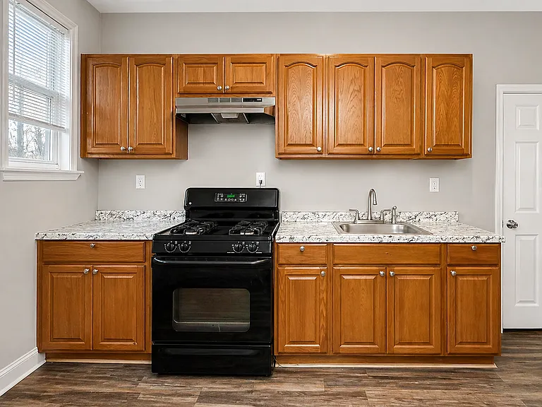 2525 W Cold Spring Ln — Photo 9