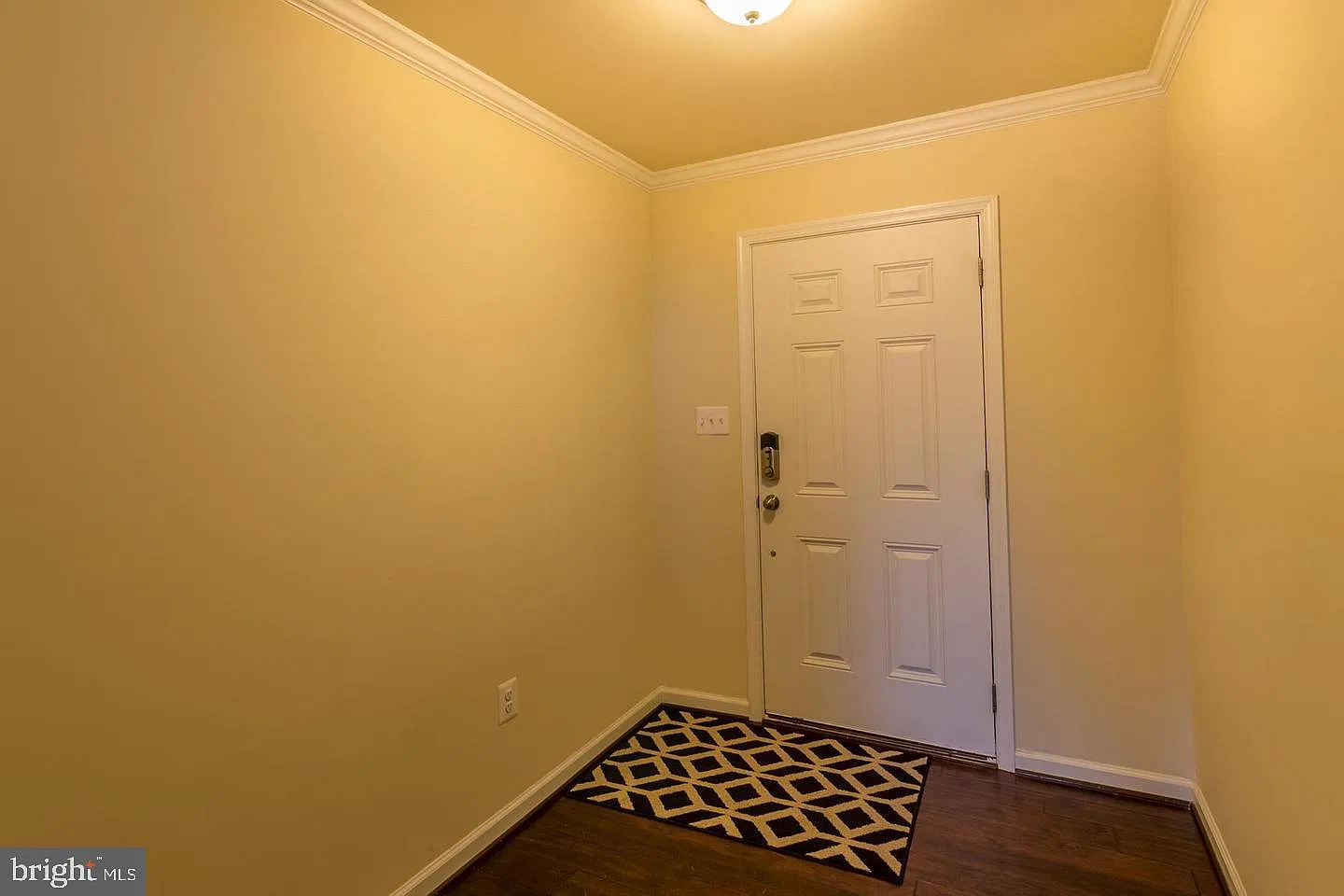 3 bed, 4.0 bath, 2130 sqft, $3,000 — Photo 3