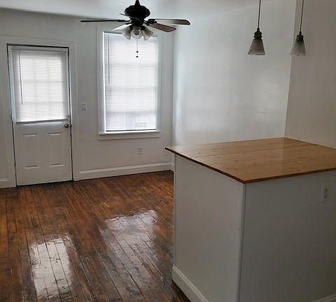 3rd image of 405 Gilmer St
