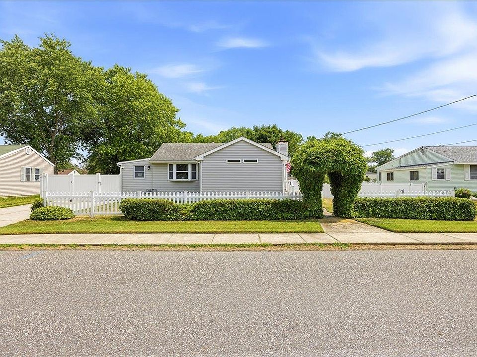1st image of 9 Susan Ln