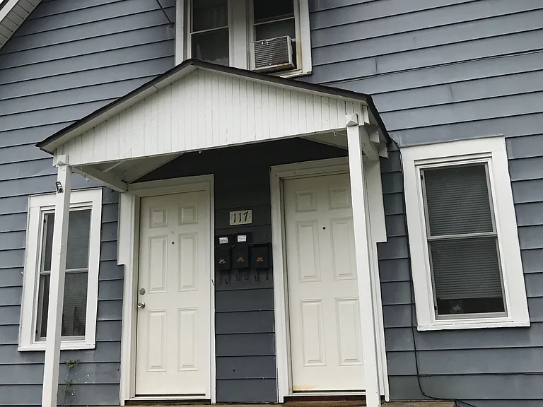 117 E 15th St #1 — Photo 8