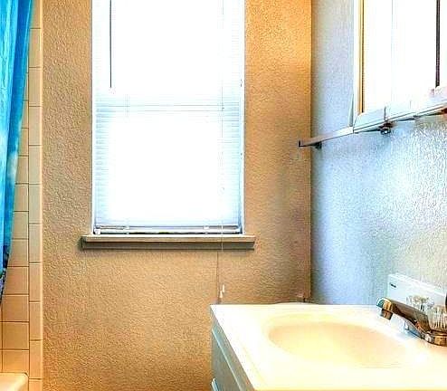 2nd image of 2363 Tauromee Ave
