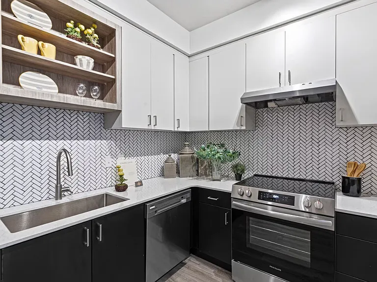 The Eliana Apartments — Photo 8