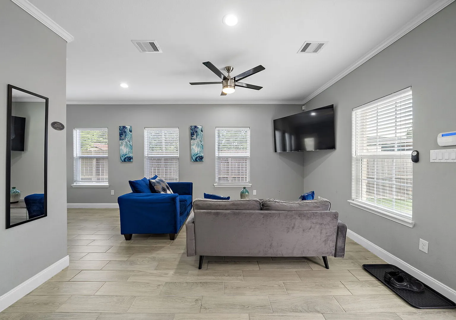 Gated | 2.5 Bath + Laundry | Near NRG & Med Center — Photo 1