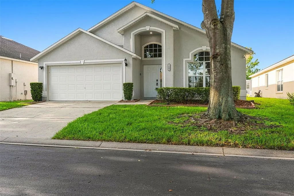 3 bed, 2.0 bath, 1905 sqft, $2,600 — Photo 4