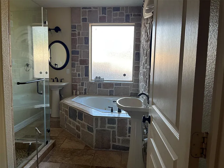 418 Fall Creek Dr — Photo 10