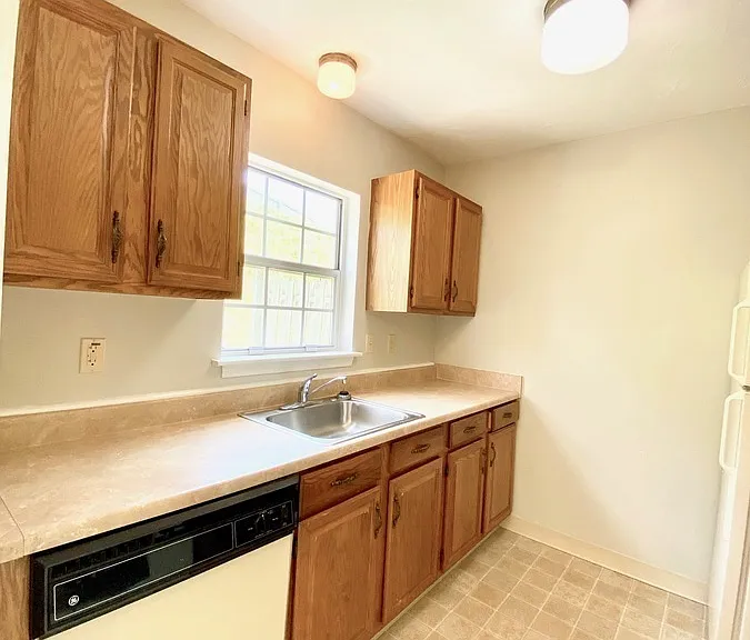 Apple Valley Dr — Photo 59