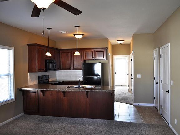 4th image of 1571 Fall Creek Dr