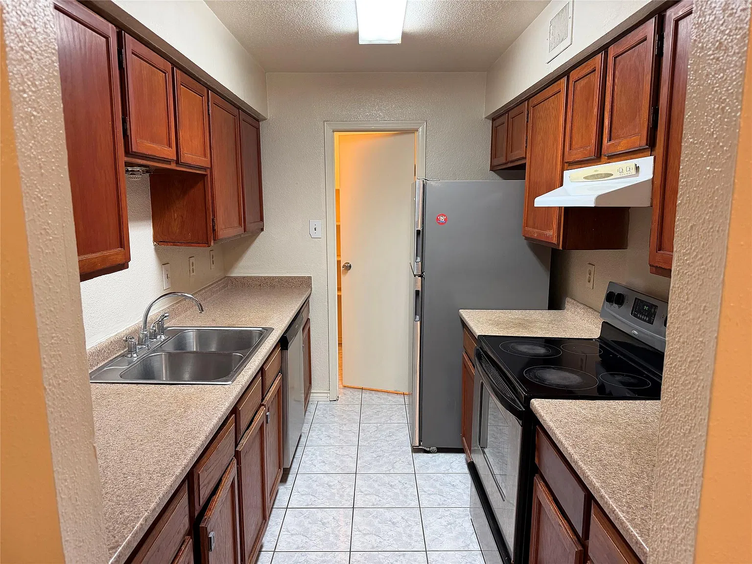 2 bed, 2.0 bath, 1152 sqft, $1,350 — Photo 3