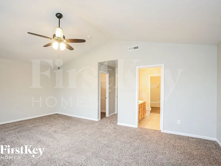 8775 N Springview Dr — Photo 7
