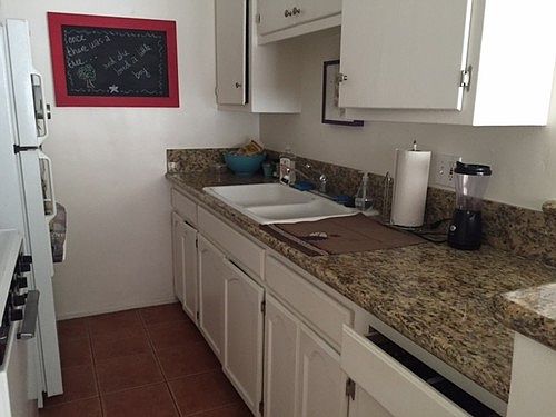 4th image of 932 Wilcox Ave APT 2