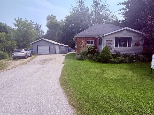 883 7th Ave, Hanover, ON N4N 2K3