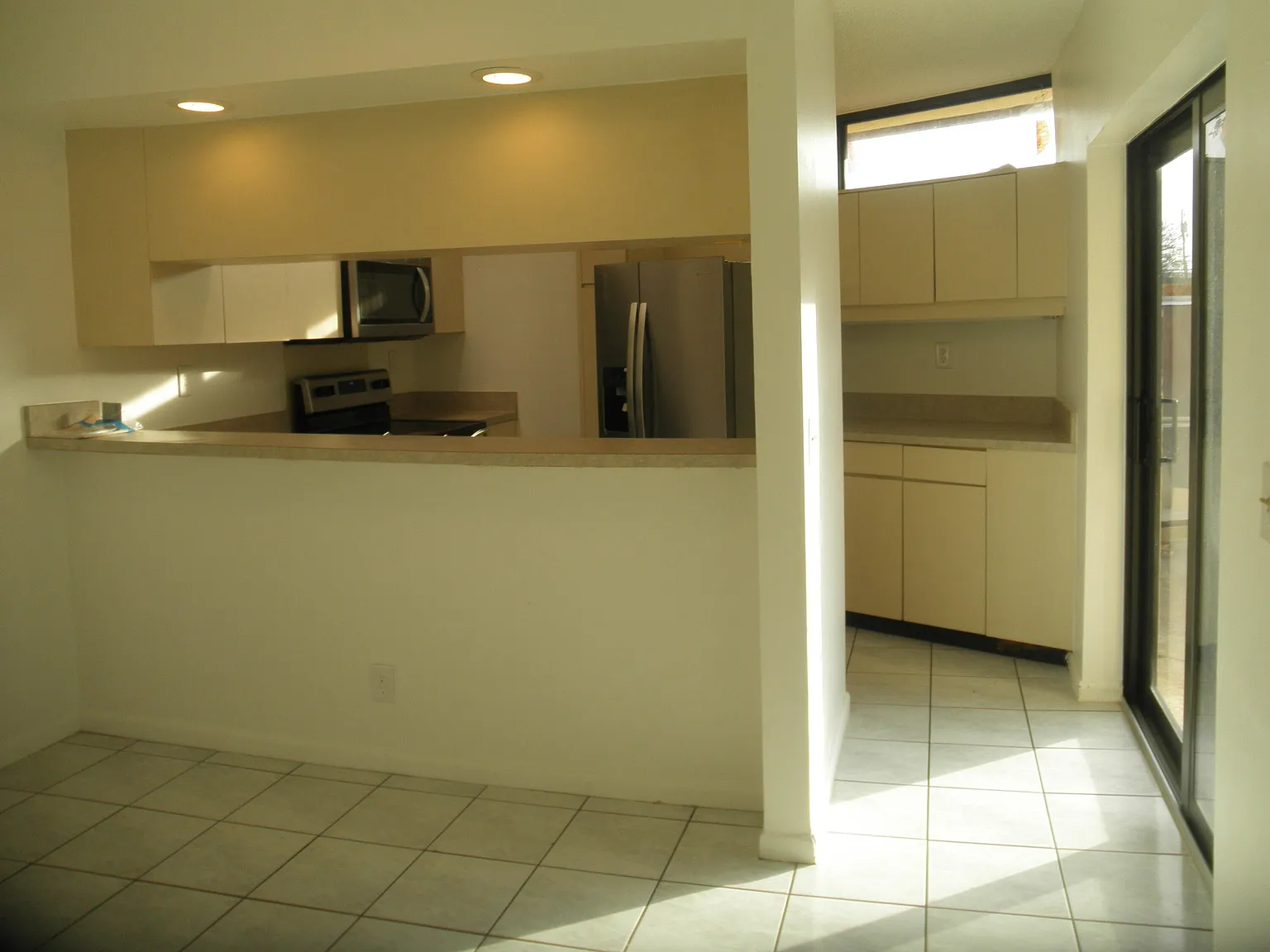 2 bed, 2.5 bath, 1218 sqft, $2,200 — Photo 3