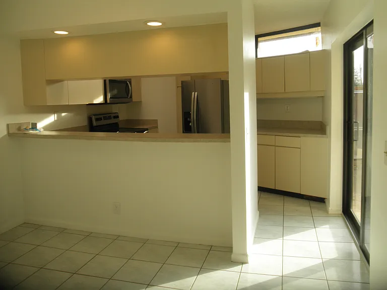 3896 Victoria Dr — Photo 3