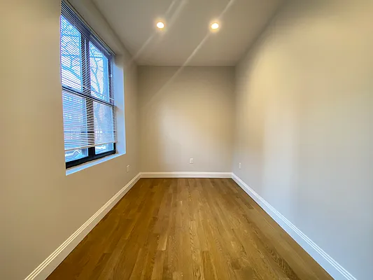 Rented by NY Space Finders Inc. | media 7