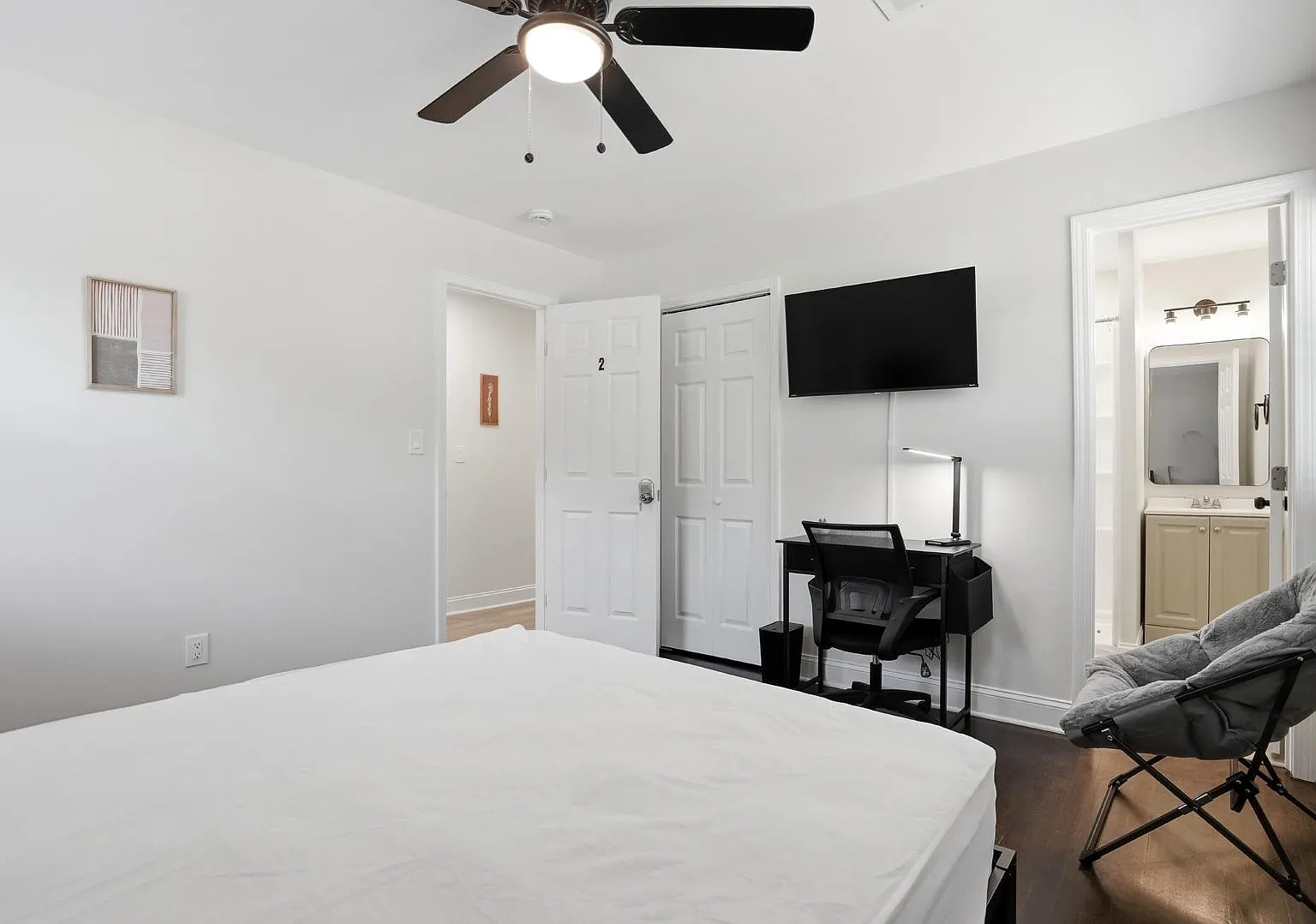 4 bed, 6.0 bath, 3620 sqft, $979 — Photo 2
