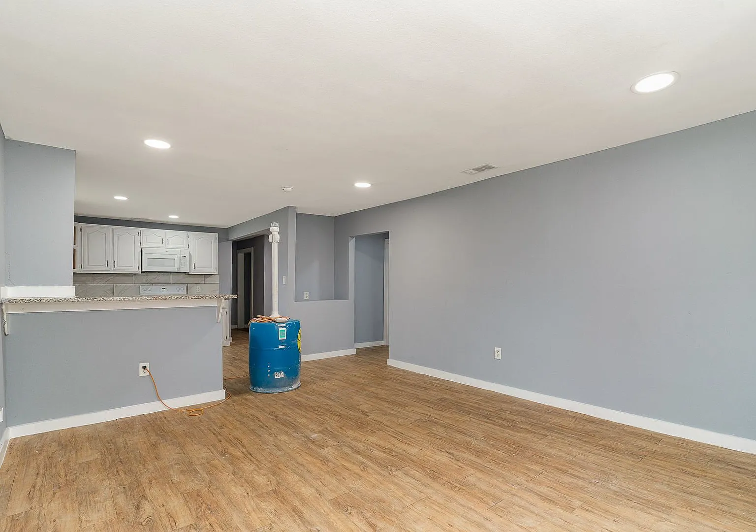 Spacious 4-Bedroom Home with Modern Finishes Owenwood, Dallas — Photo 4
